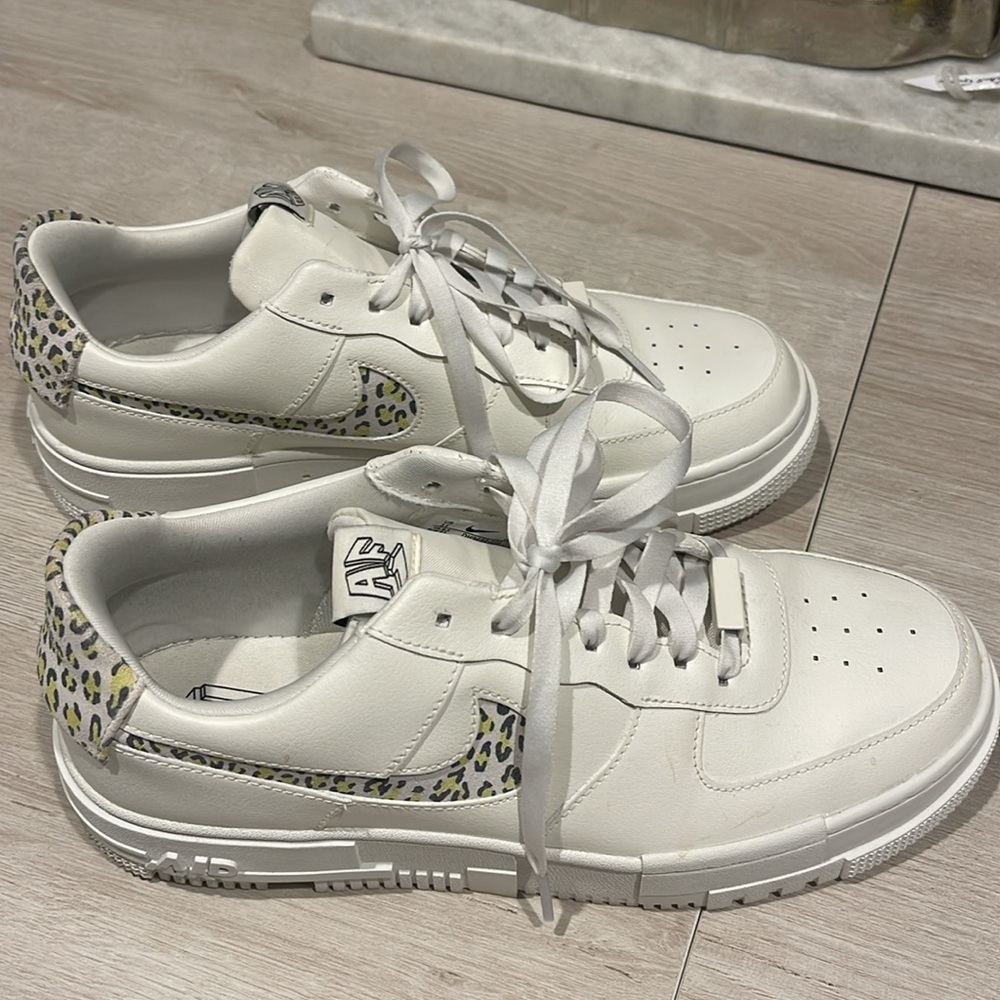 Nike Air Force One sneakers - Picture 2 of 8